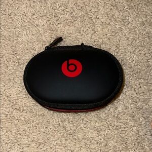 Beats White Wireless Earbuds with Black Case
